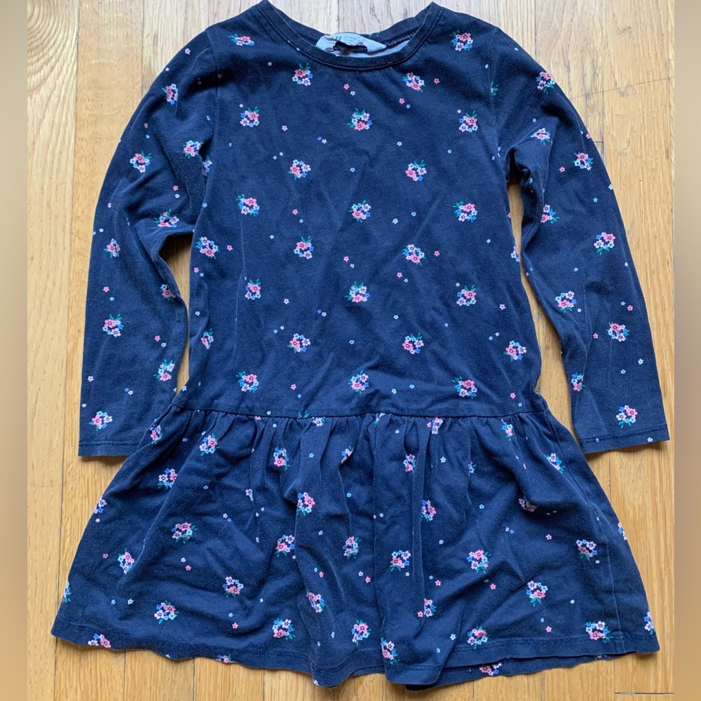 Cute flowered Dress Size 5-6yrs